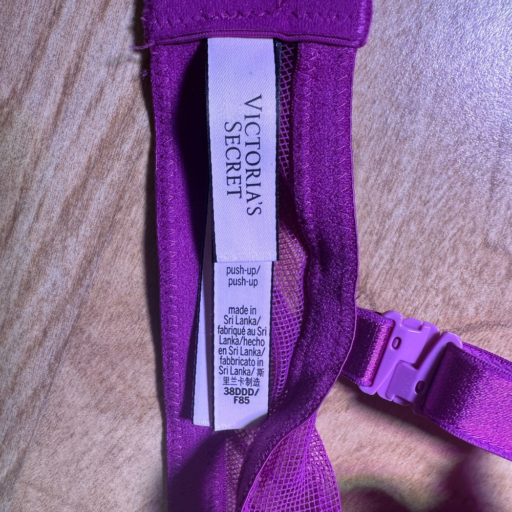 Victoria's Secret Vibrant Purple Lace Bra - Picture 6 of 7